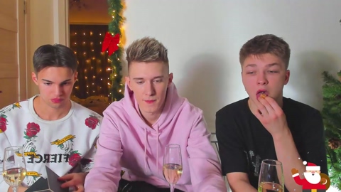 cute_joni  25-12-2022